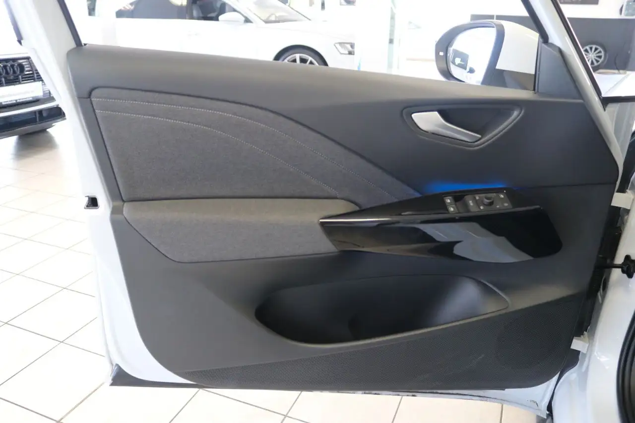 Volkswagen ID.3 Pro 150 kW Rückfahrkamera ACC STHZ PDC — Galería del vehículo 13