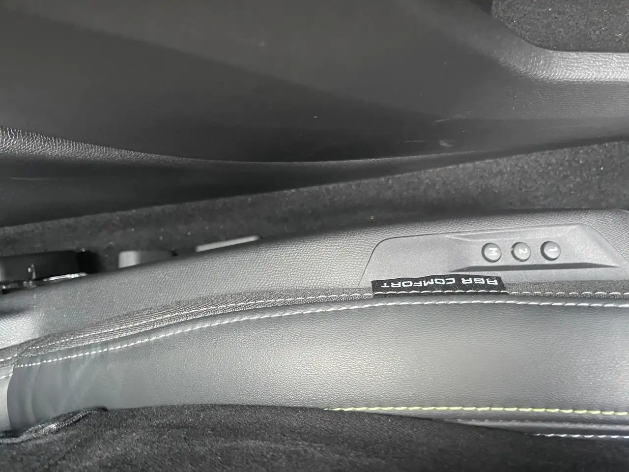 Peugeot 308 1.2 PureTech 130 SW GT ACC KeyLess LED Navi — Vehicle gallery 7