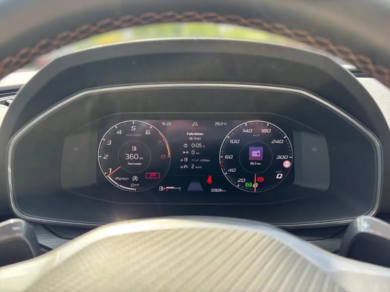 CUPRA Formentor VZ 4Drive Matrix Kamera Navi FullLink — Vehicle gallery 15