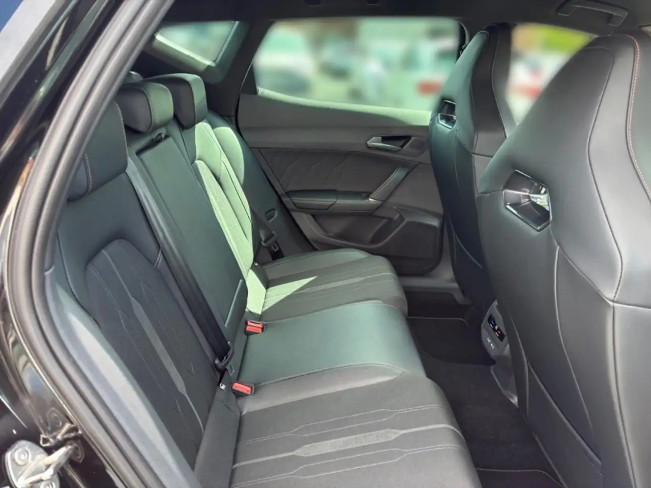 CUPRA Formentor VZ 4Drive Matrix Kamera Navi FullLink — Vehicle gallery 18