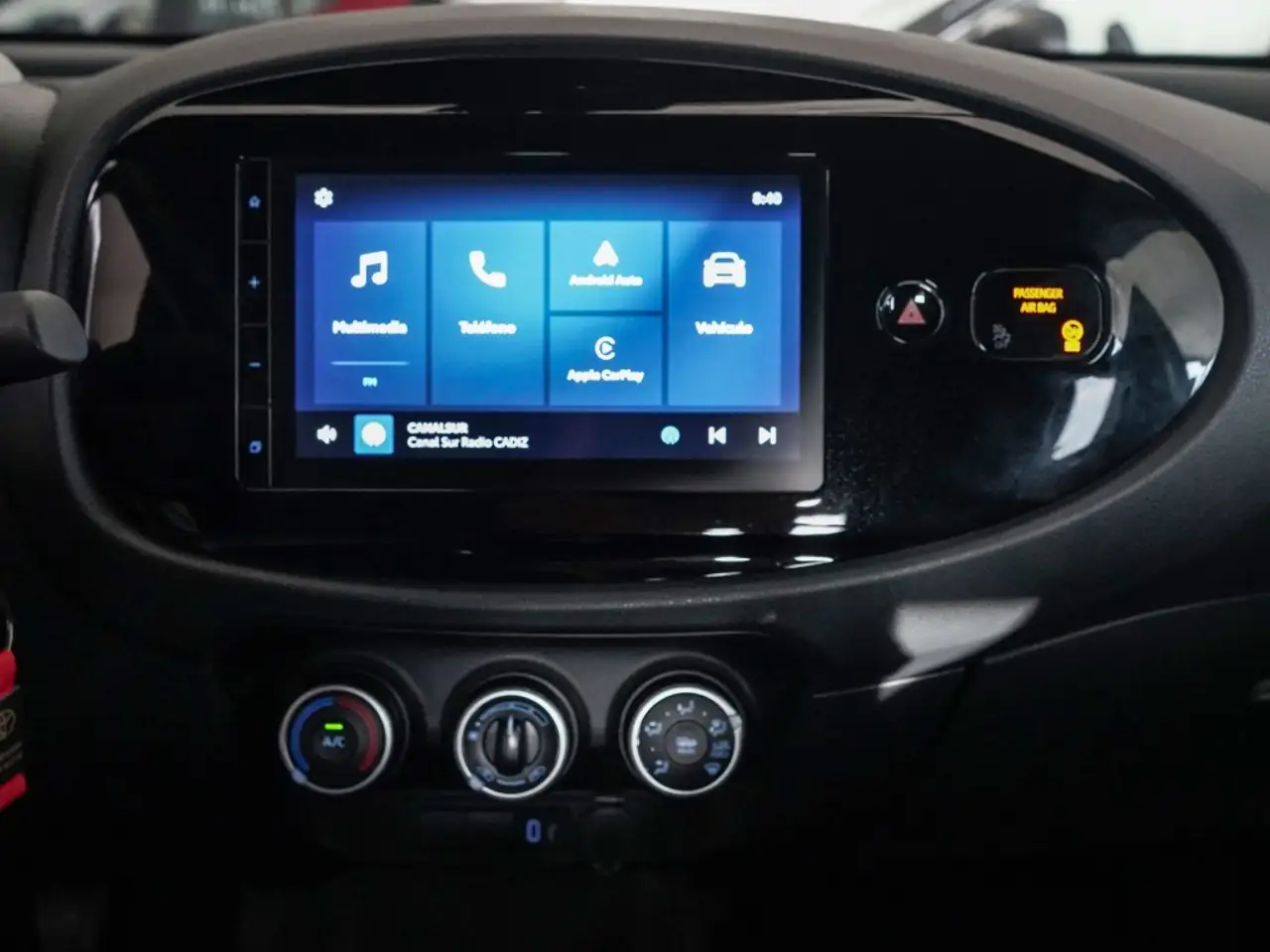 Toyota Aygo Play — Vehicle gallery 15