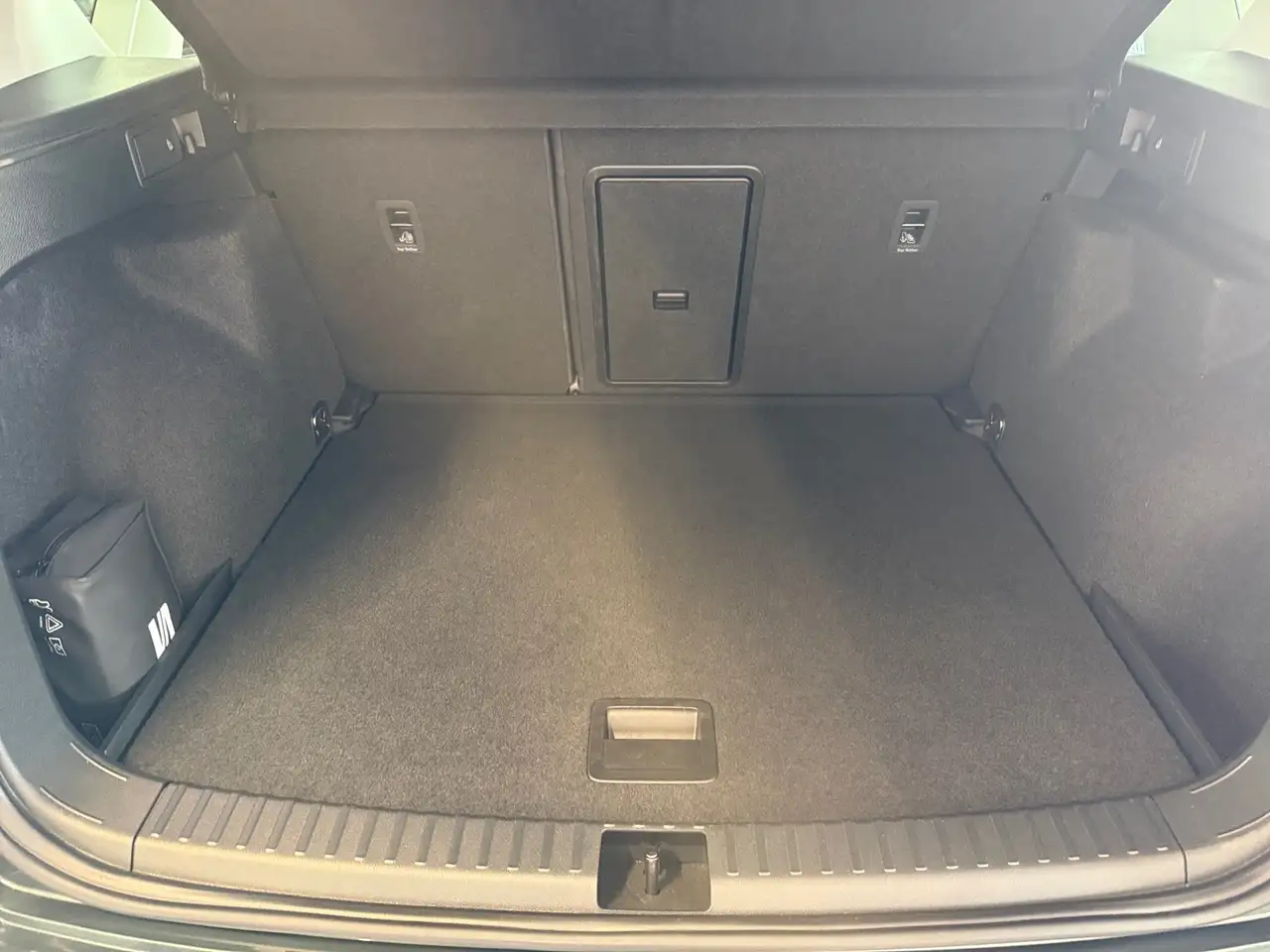 SEAT Ateca 1.5 TSI FR DSG LED Navi AHK Beats ACC AHK — Galería del vehículo 15