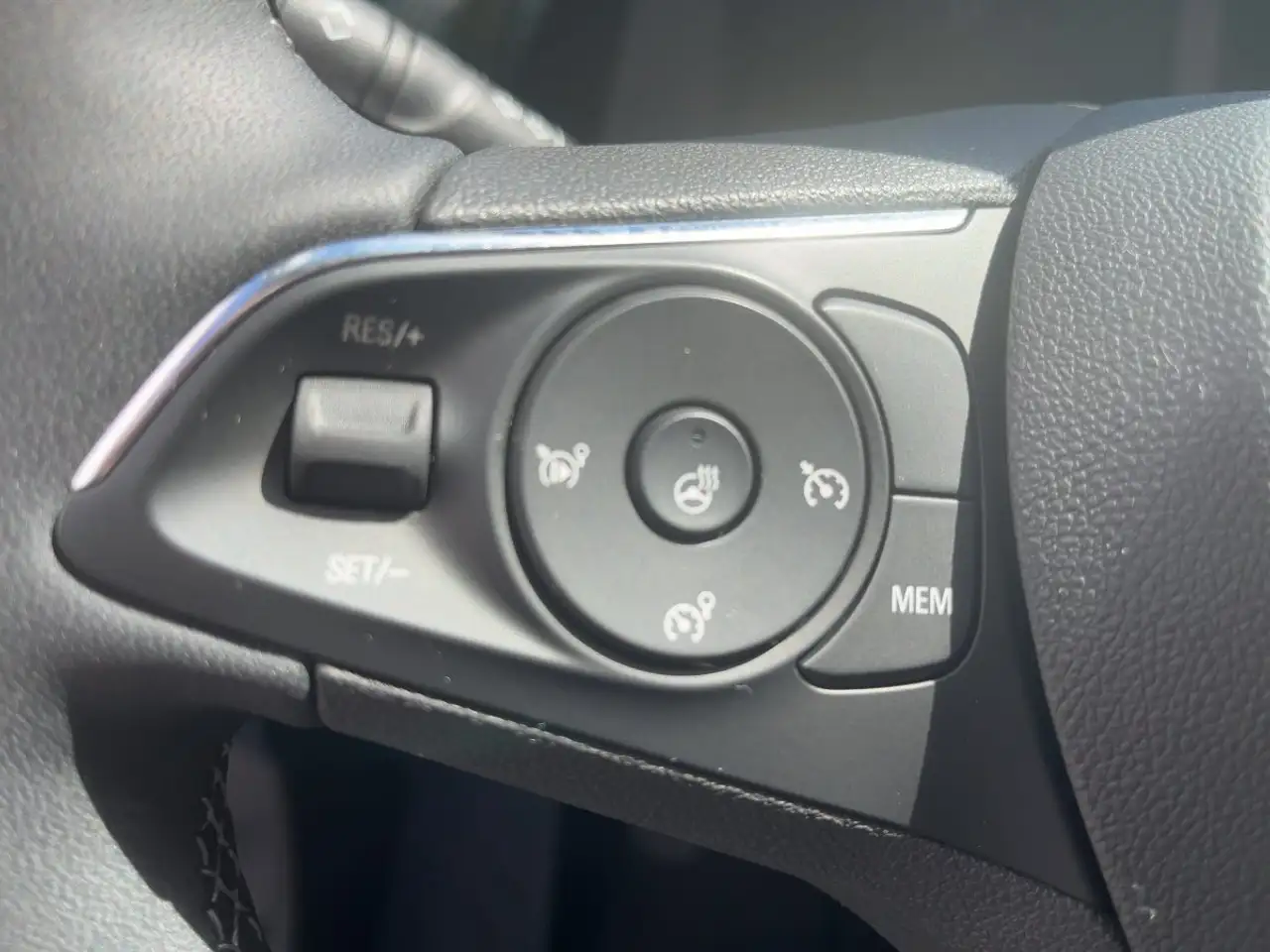 Opel Grandland 1.2 Enjoy LED/Ergo/SHZ/LHZPDC/Kamera — معرض صور السيارة 16
