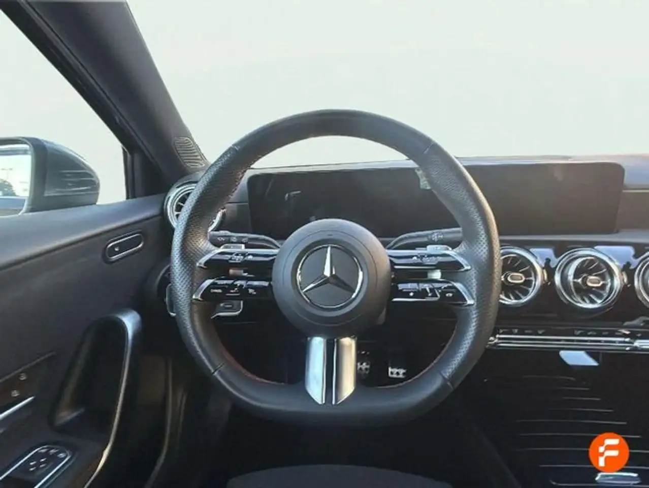 Mercedes-Benz A 180 — معرض صور السيارة 11