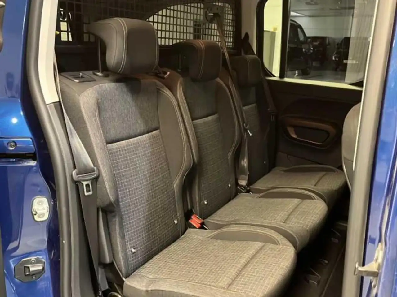 Peugeot Rifter GT Business Long BlueHDi 130 S&S Man — Vehicle gallery 19