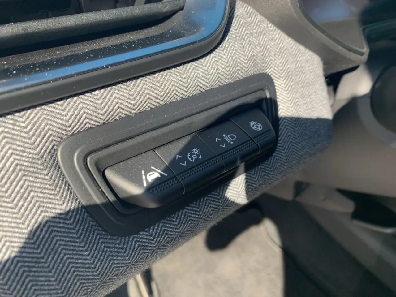 Renault Clio TECHNO TCe 90 LED+SHZ+PDC+360Â Techno LED+SHZ+PDC — معرض صور السيارة 21