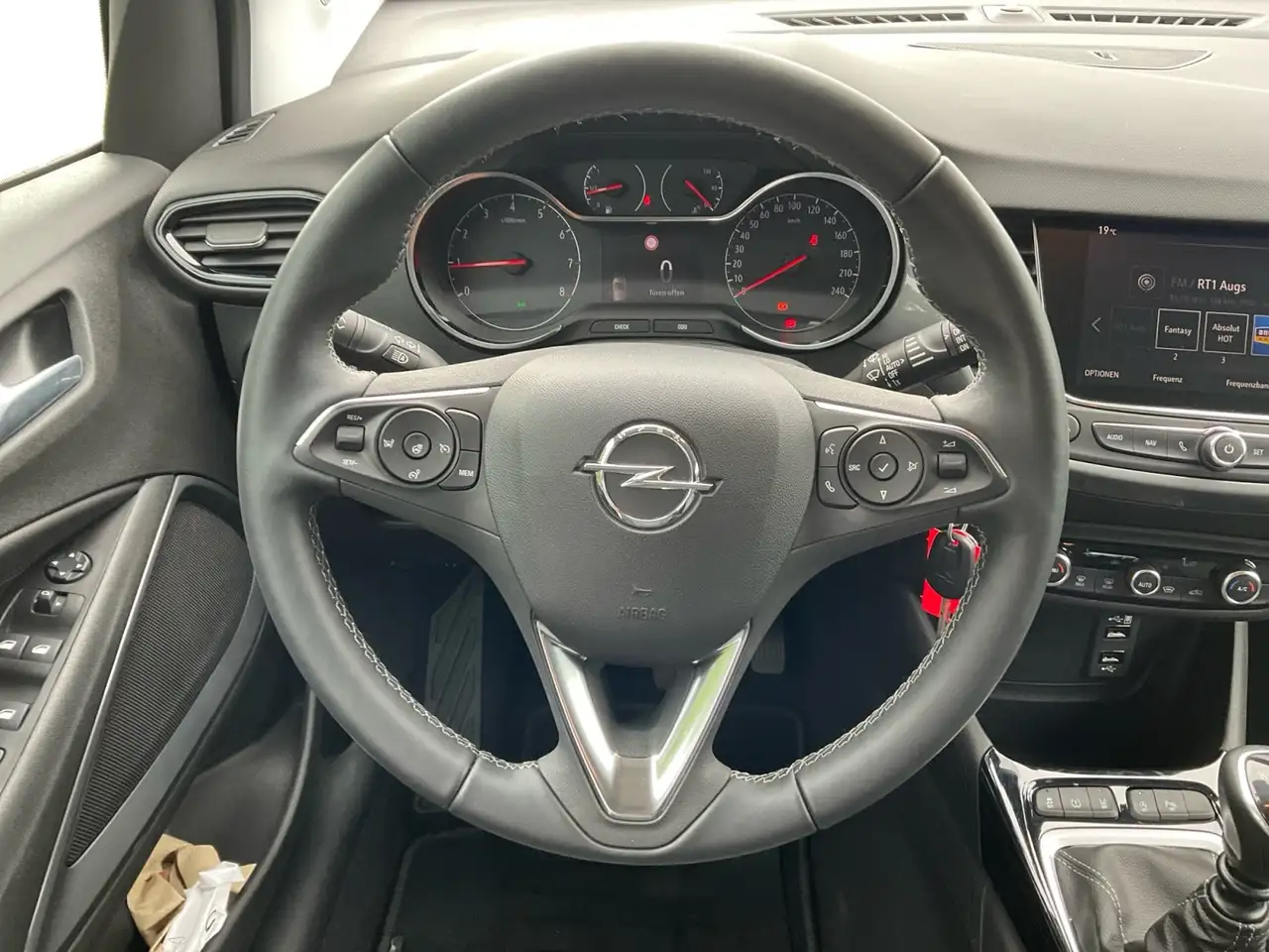 Opel Crossland 1.2 Turbo Elegance mit nur 14.057 Kilometer — Galería del vehículo 14