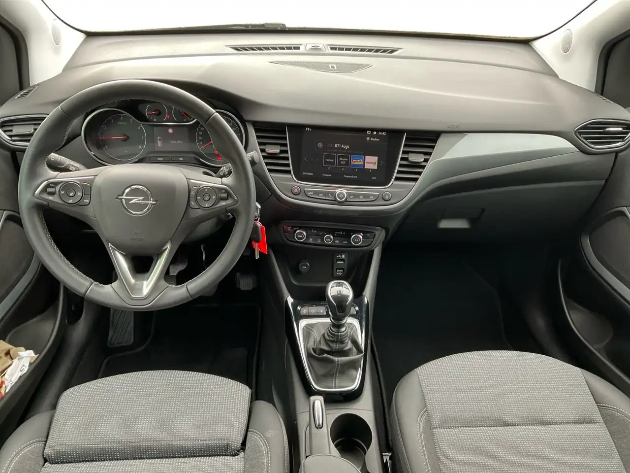 Opel Crossland 1.2 Turbo Elegance mit nur 14.057 Kilometer — Galería del vehículo 12