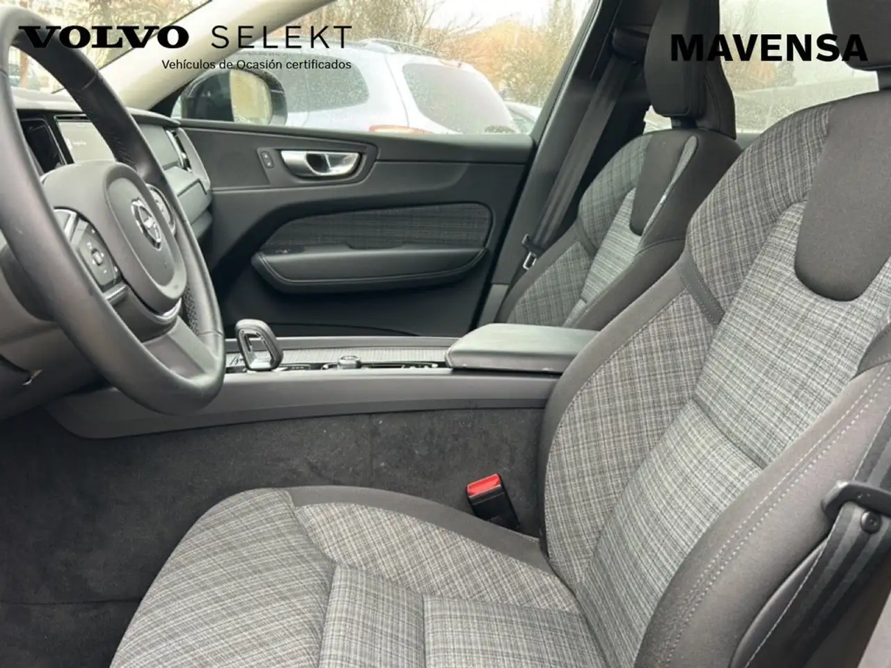 Volvo XC60 B4 Core FWD Aut. — معرض صور السيارة 19