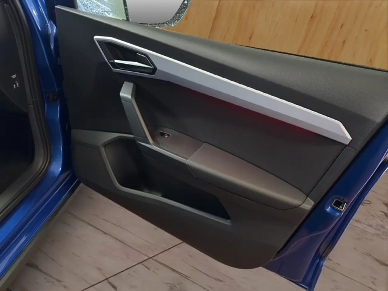 SEAT Arona FR 1.0 TSI Navi LED ParkAssist Kamera ACC LM18 — معرض صور السيارة 17