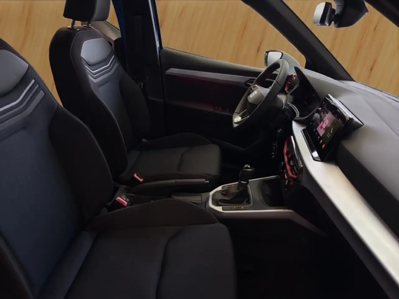 SEAT Arona FR 1.0 TSI Navi LED ParkAssist Kamera ACC LM18 — معرض صور السيارة 18