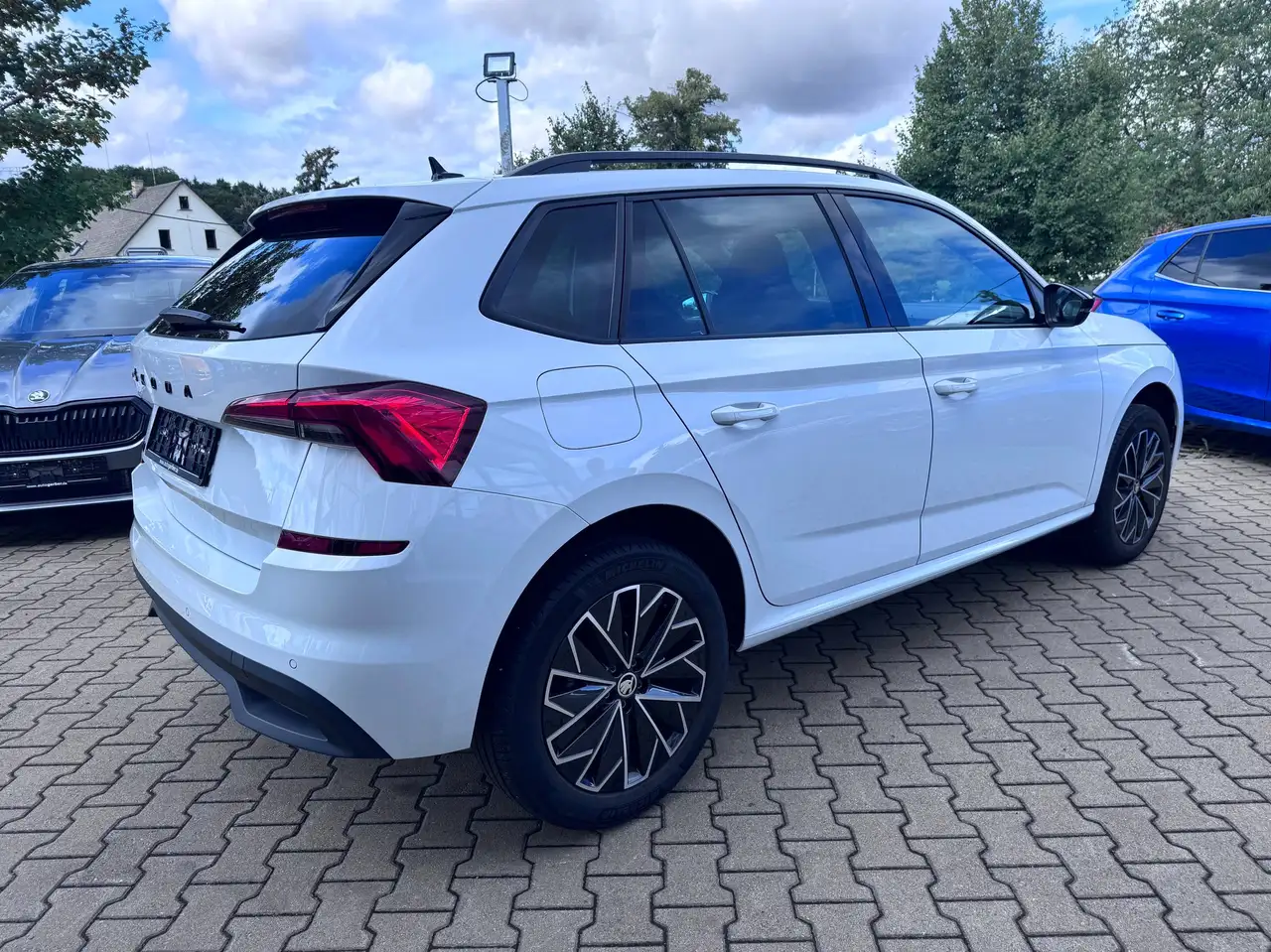 Skoda Kamiq Kamiq 1.0 TSI MC STYLE Bi-LED Sportsitze 17" Black Line — Vehicle gallery 7