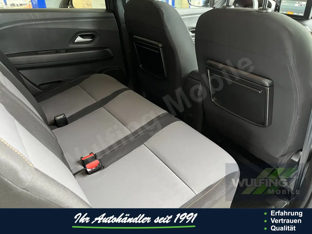 Dacia Jogger TCE110 Extreme, City-Pak.,Navi, RF-Kam. — معرض صور السيارة 33
