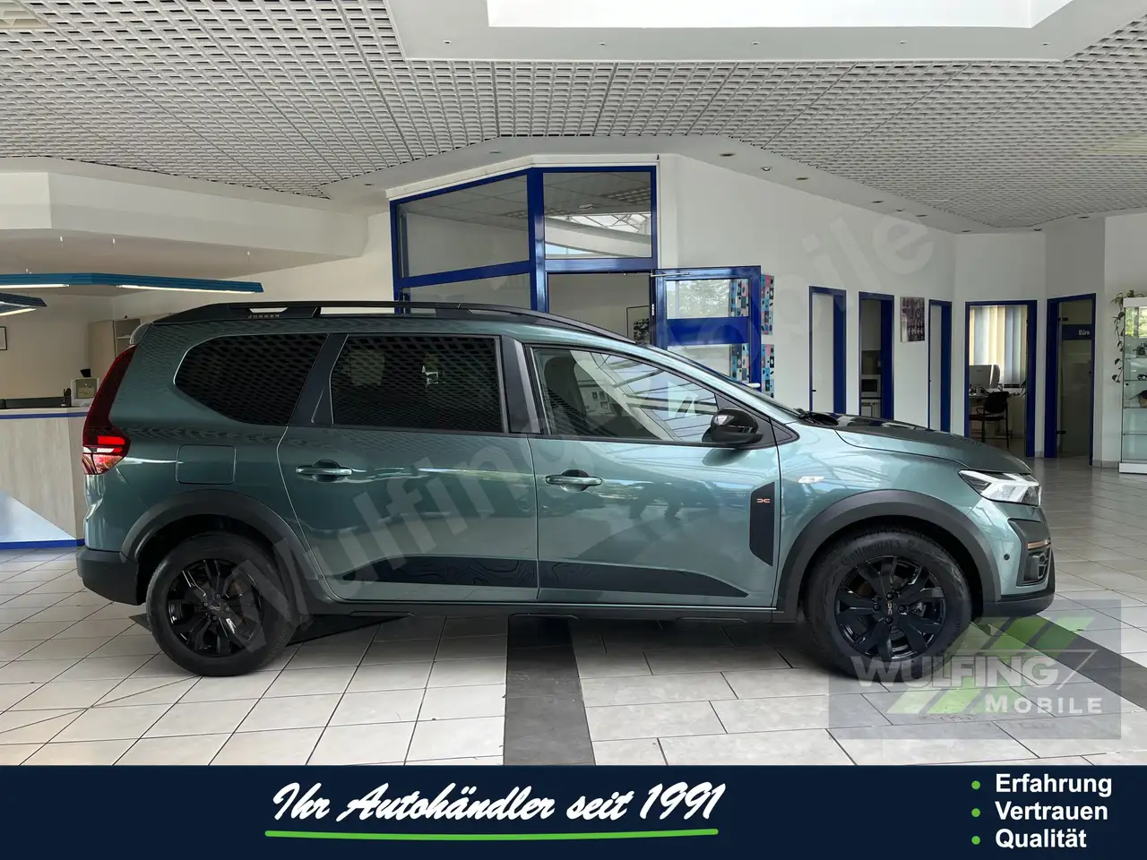 Dacia Jogger TCE110 Extreme, City-Pak.,Navi, RF-Kam. — معرض صور السيارة 2