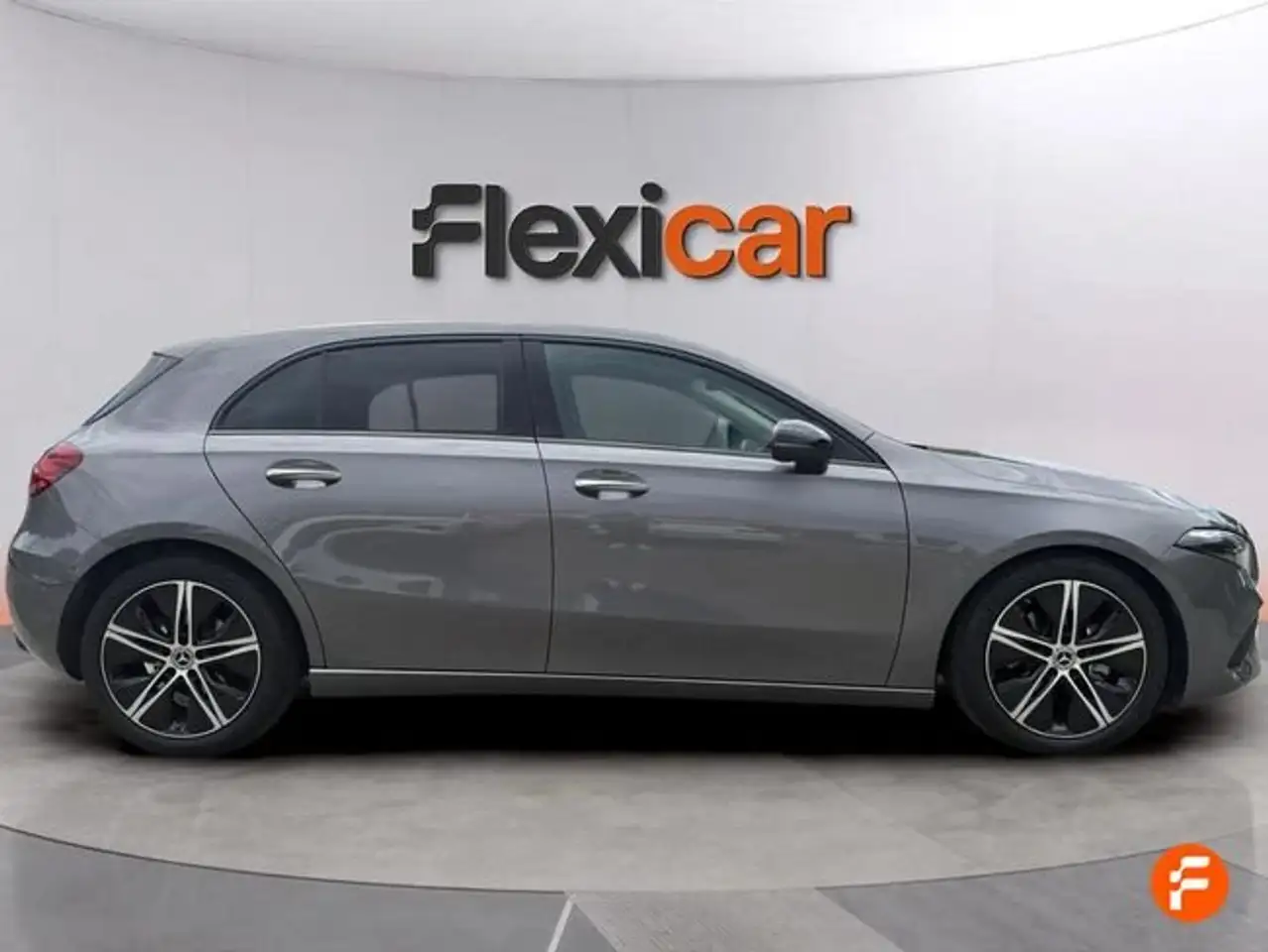 Mercedes-Benz A 180 — معرض صور السيارة 8