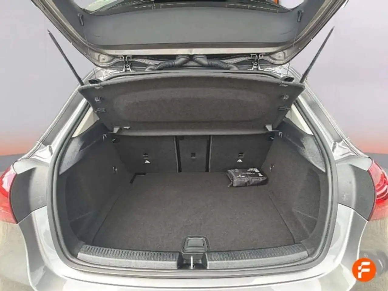 Mercedes-Benz A 180 — معرض صور السيارة 10