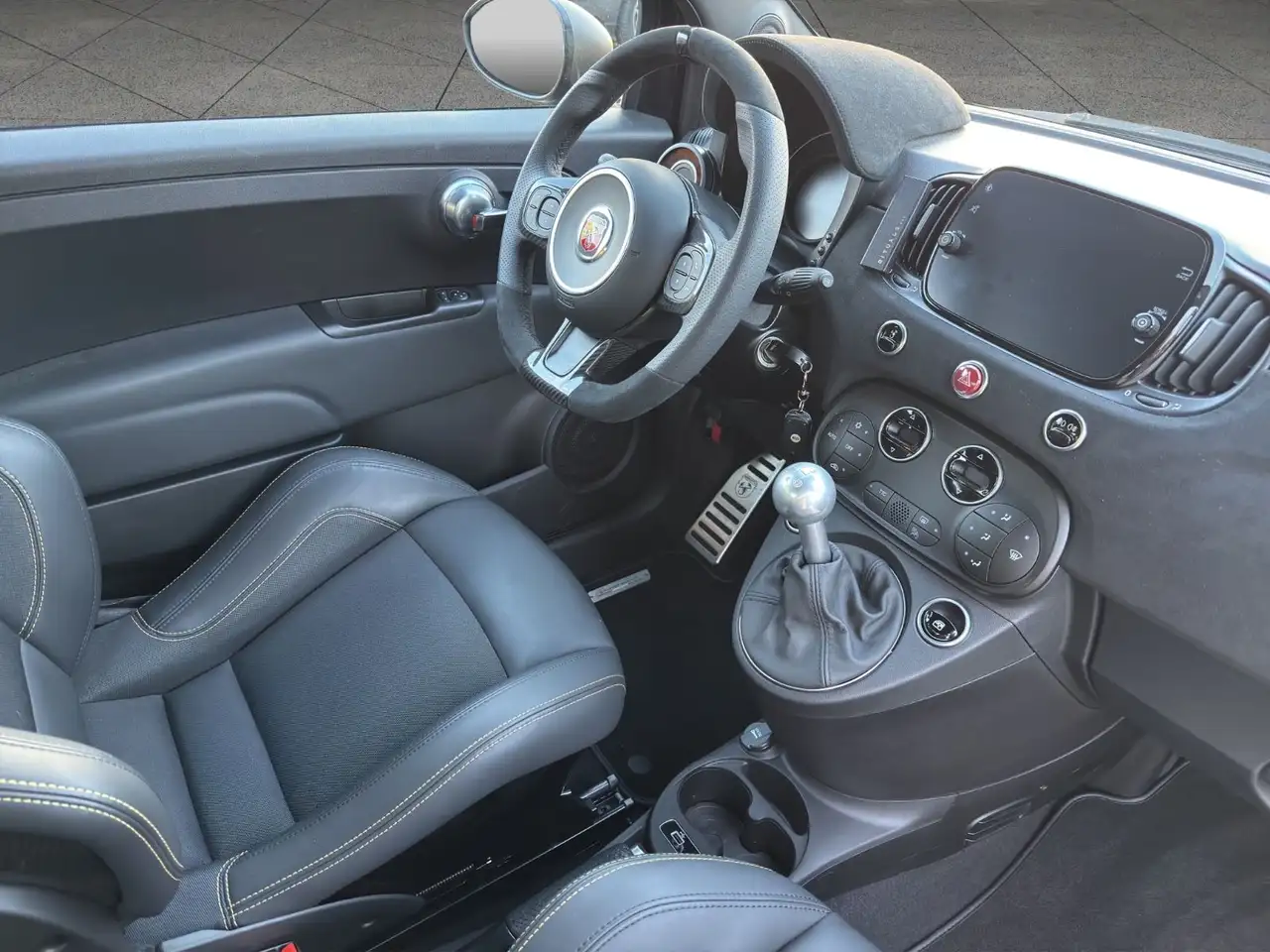Abarth 695 Anniversario — Galerie du véhicule 13
