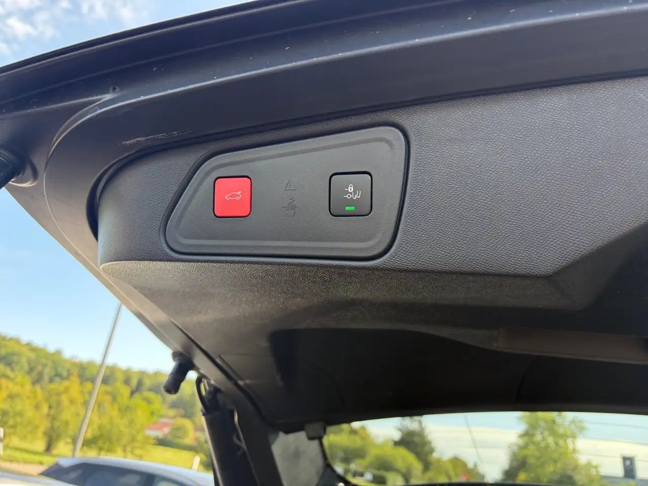 Peugeot 3008 1.2 PureTech 130 GT KeyLess LED Navi PDC LM — Galerie du véhicule 21