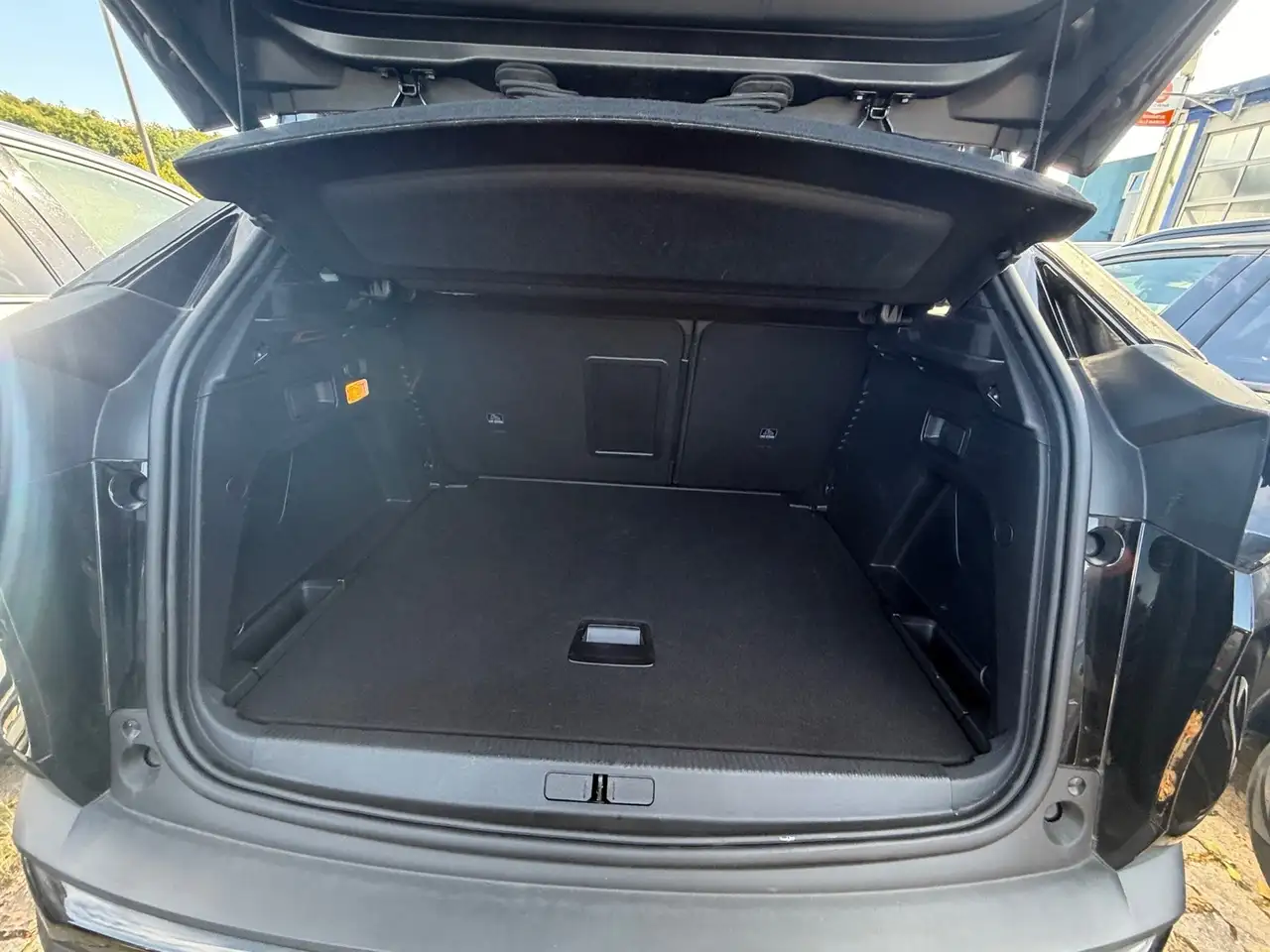 Peugeot 3008 1.2 PureTech 130 GT KeyLess LED Navi PDC LM — Galerie du véhicule 12