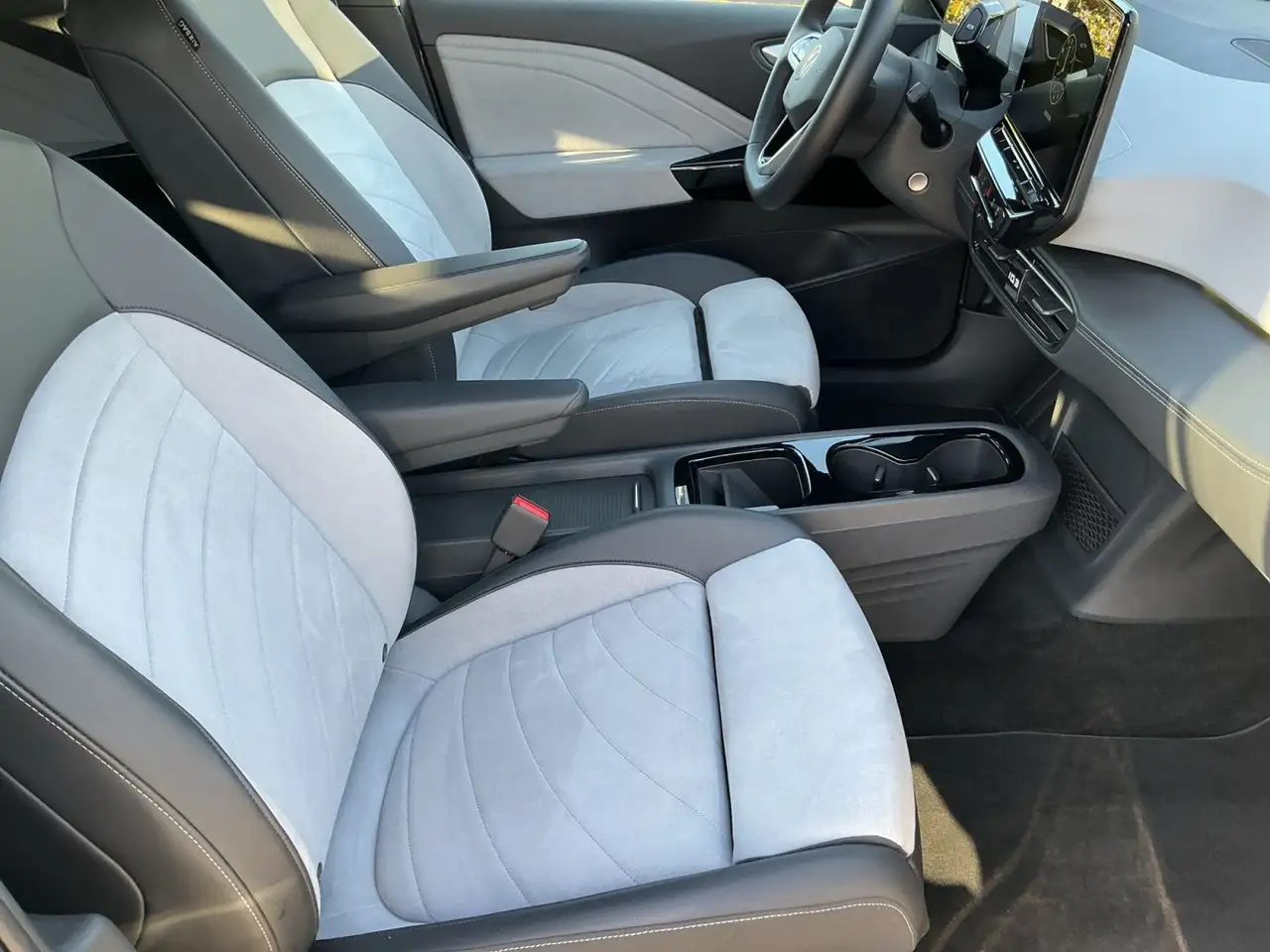 Volkswagen ID.3 150kW Pro LED+NAVI+APP+ACC+SHZ+RFK+PDC — Galería del vehículo 13