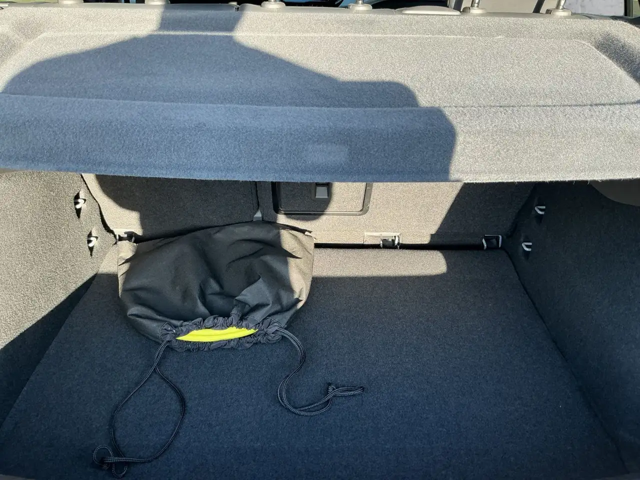 Volkswagen ID.3 150kW Pro LED+NAVI+APP+ACC+SHZ+RFK+PDC — Galería del vehículo 14