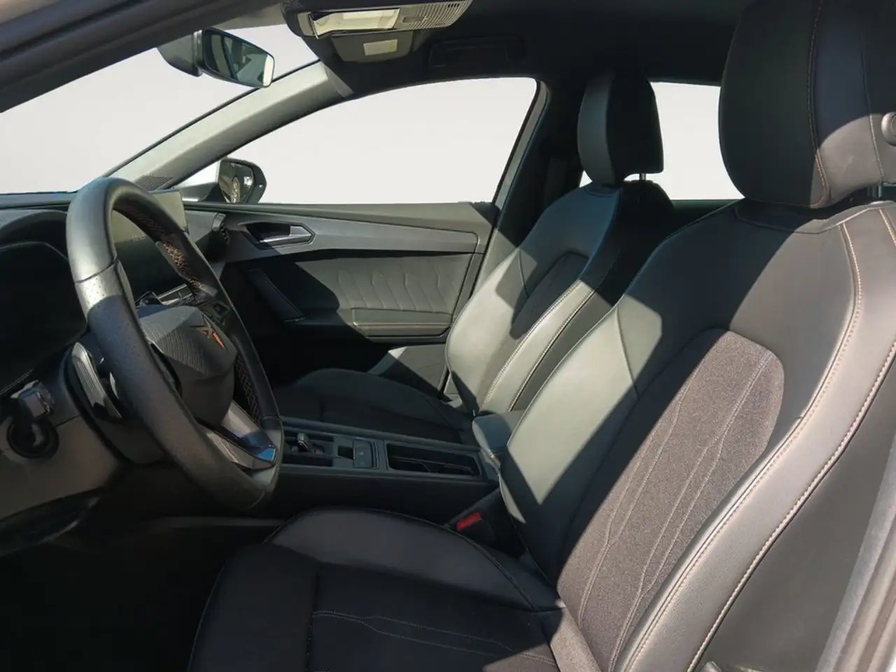 CUPRA Leon Sportstourer 1.5 ETSI DSG 110KW — Vehicle gallery 9
