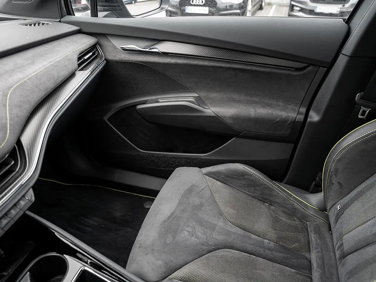 Skoda Enyaq Coupé RS Lounge AHK 360 PANO KAM MATRIX — معرض صور السيارة 11