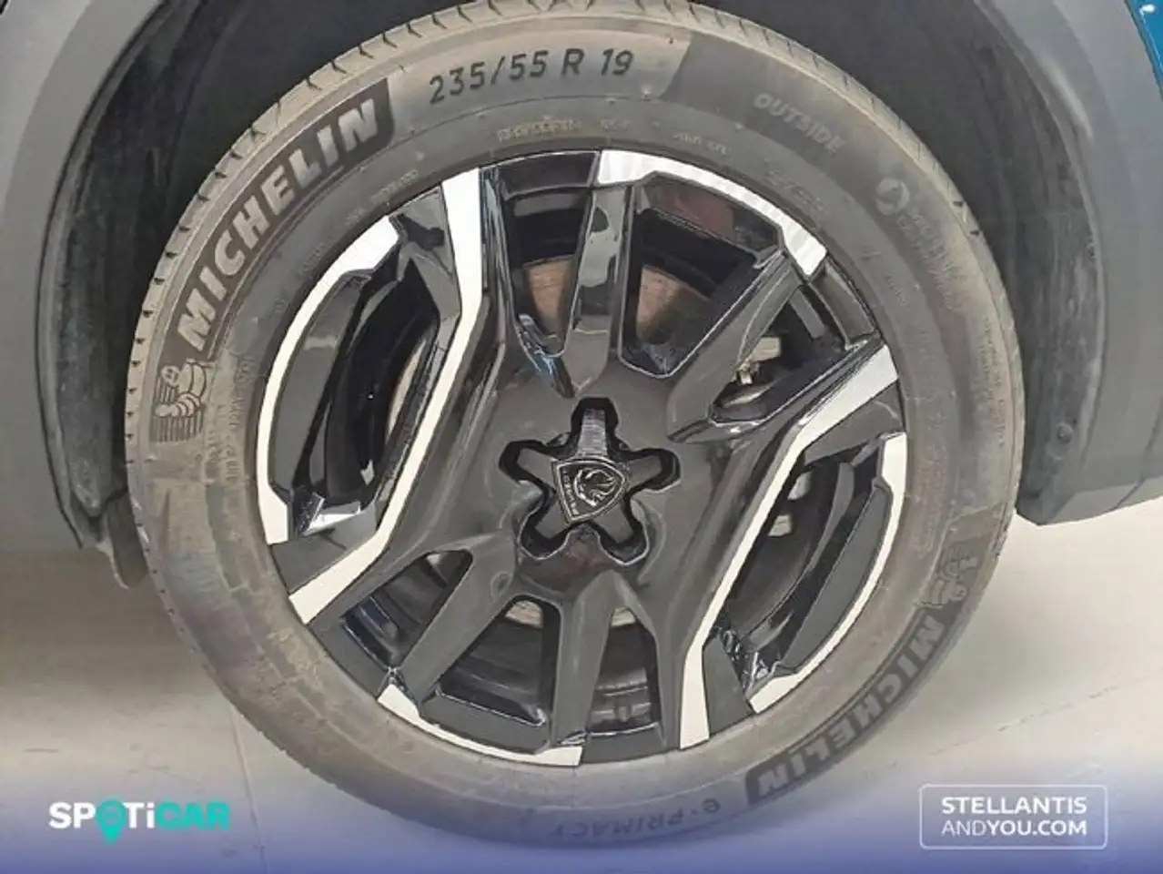 Peugeot 3008 Eléctrico 157kW Allure — معرض صور السيارة 11