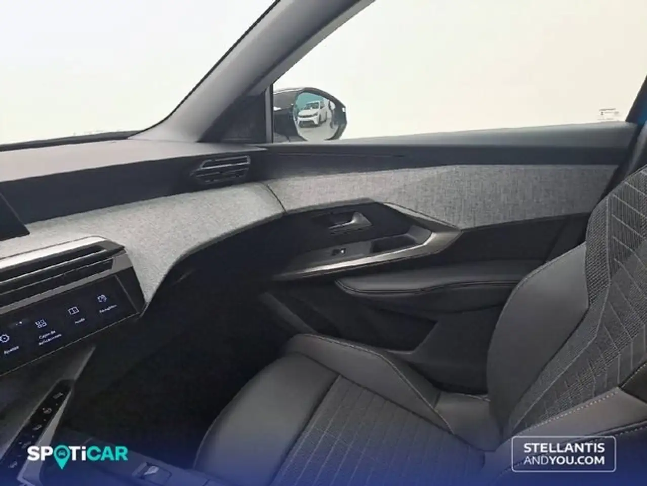 Peugeot 3008 Eléctrico 157kW Allure — معرض صور السيارة 24