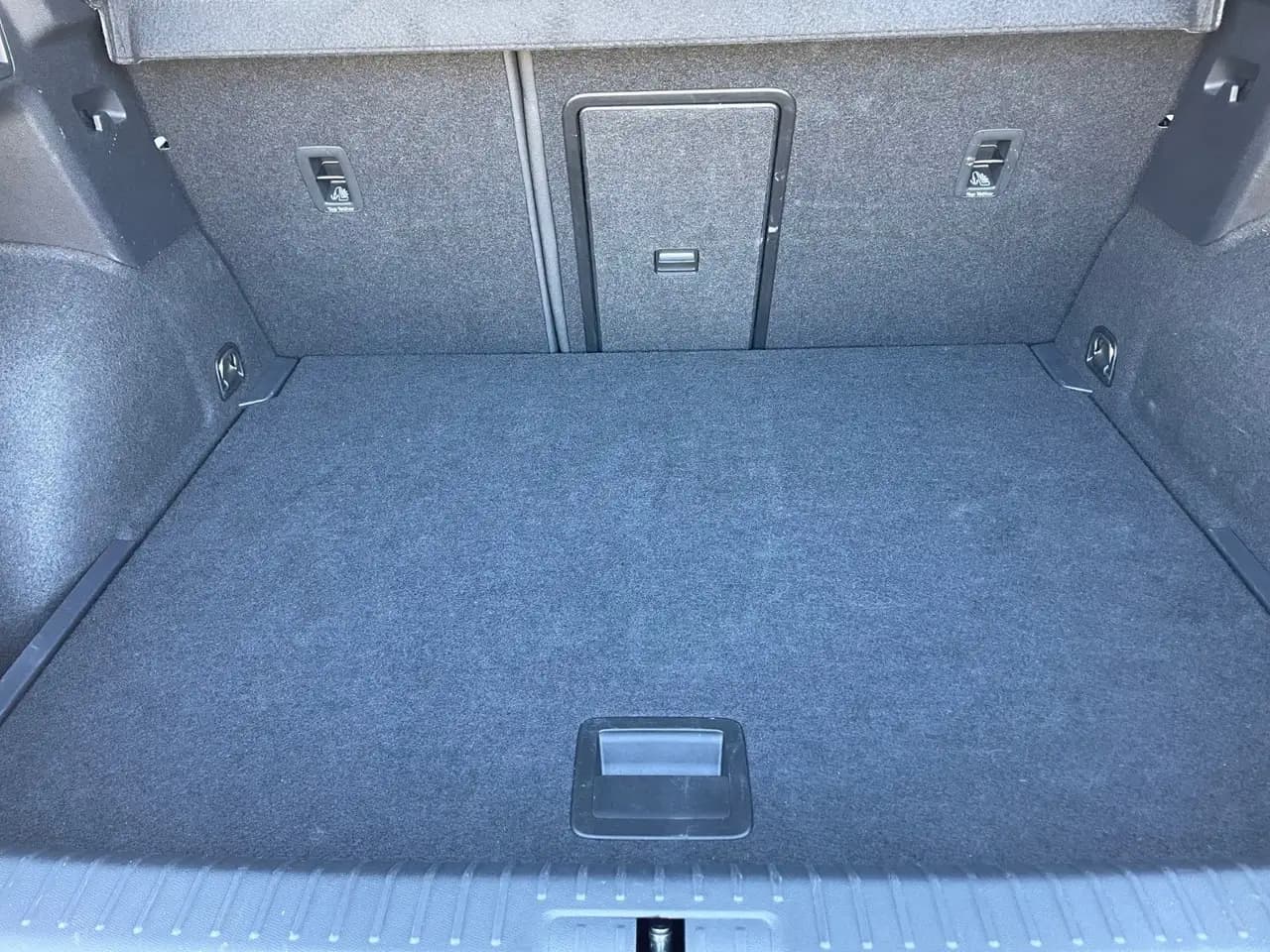 CUPRA Formentor 2.0 TSI DSG 4Drive+NAVI+REAR VIEW+ACC — Galería del vehículo 21