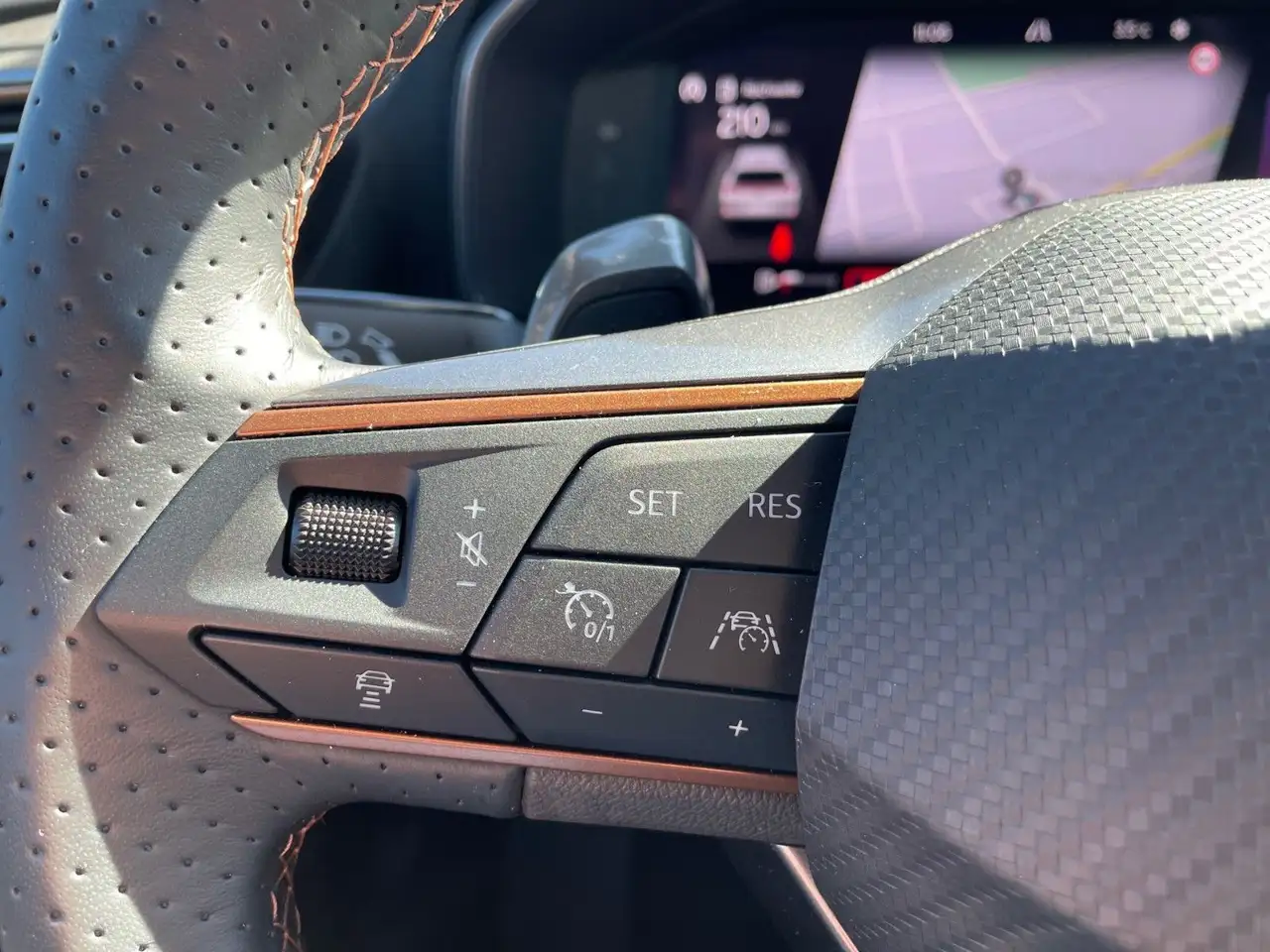 CUPRA Formentor 2.0 TSI DSG 4Drive+NAVI+REAR VIEW+ACC — Galería del vehículo 19