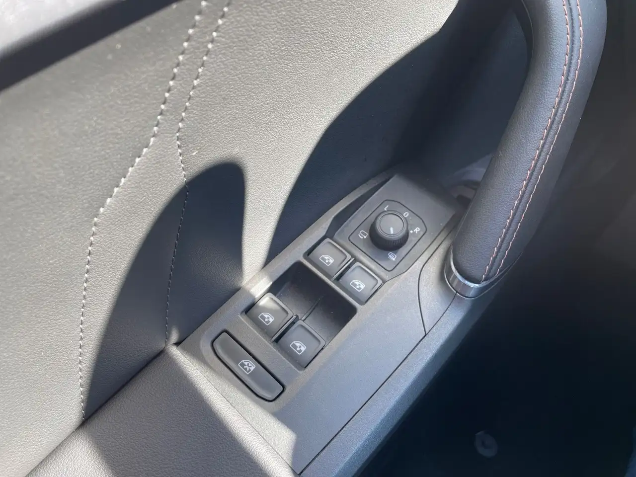CUPRA Formentor 2.0 TSI DSG 4Drive+NAVI+REAR VIEW+ACC — Galería del vehículo 20