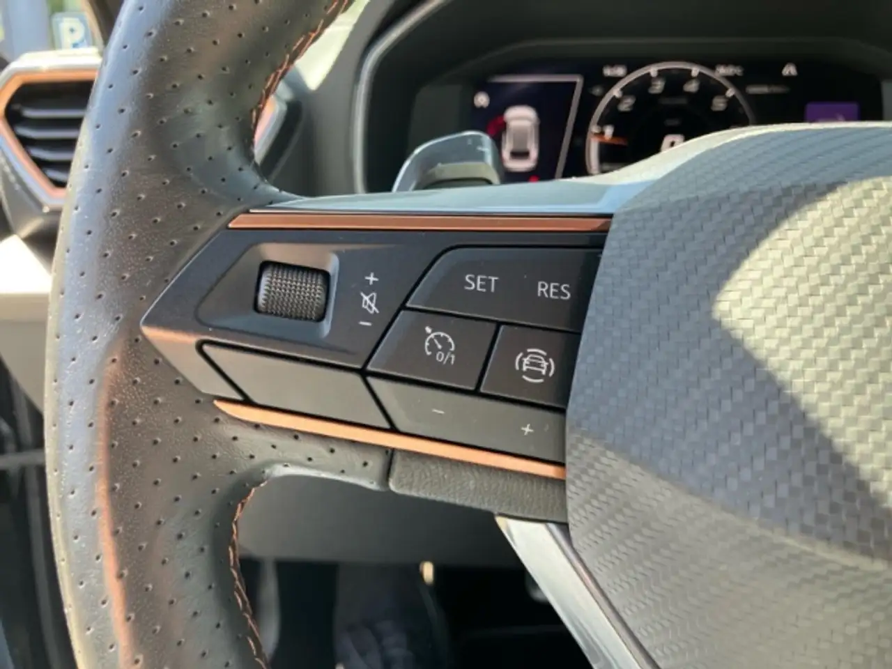 CUPRA Leon Sportstourer VZ 2.0 TSI DSG /Keyless/CarPlay/PDC v — معرض صور السيارة 17