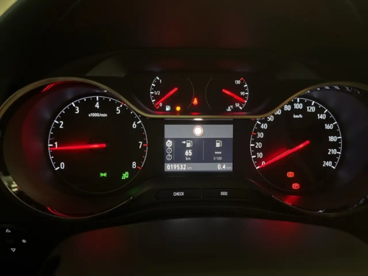 Opel Crossland 1.2 Ultimate Kessy - Navi - HUD-Display - Alcantar — معرض صور السيارة 18