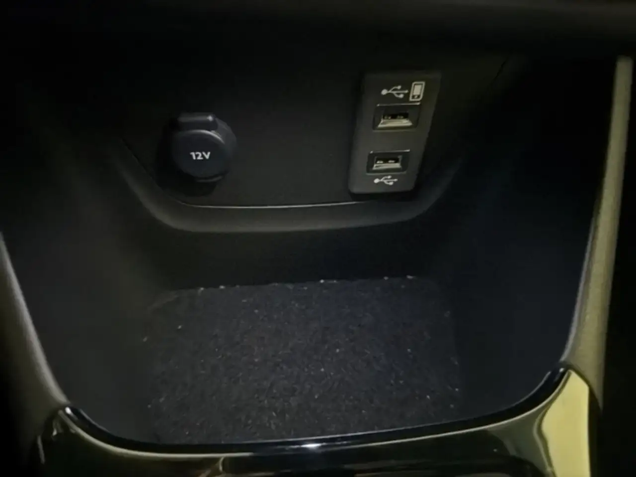 Opel Crossland 1.2 Ultimate Kessy - Navi - HUD-Display - Alcantar — معرض صور السيارة 22
