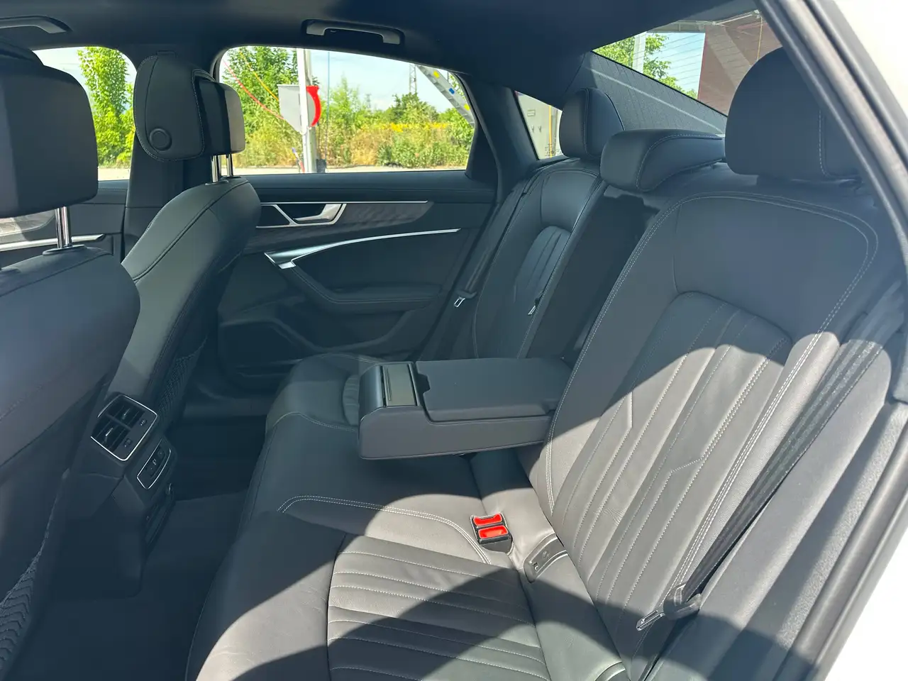 Audi A6 55 TFSI quattro S line — معرض صور السيارة 18