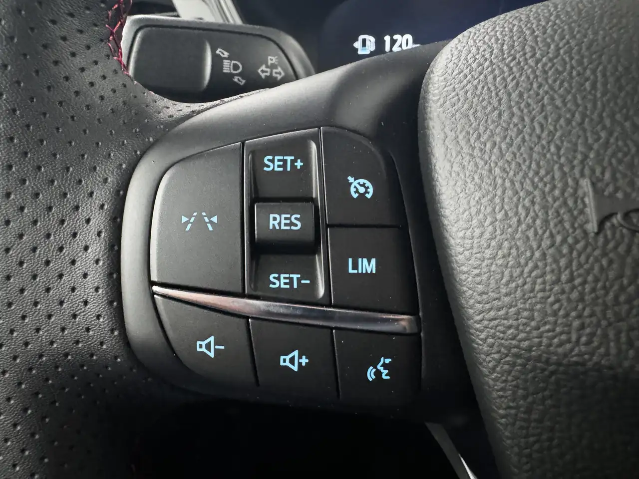 Ford Kuga 1.5 EcoBoost ST-Line "Allwetterreifen" — Galerie du véhicule 33
