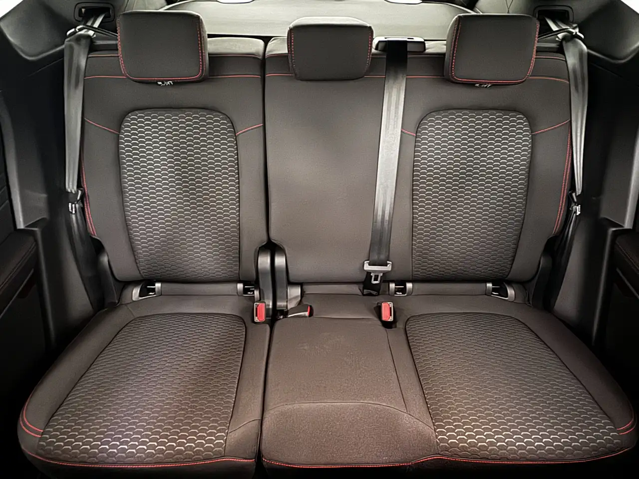Ford Kuga 1.5 EcoBoost ST-Line "Allwetterreifen" — Galerie du véhicule 13