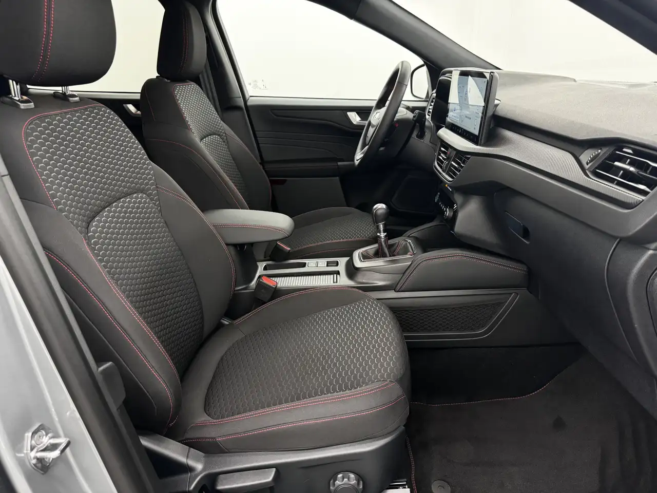 Ford Kuga 1.5 EcoBoost ST-Line "Allwetterreifen" — Galerie du véhicule 12