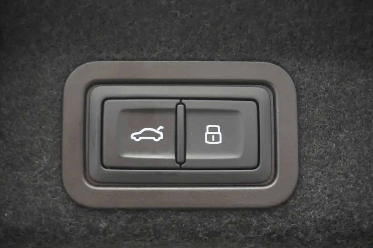 Audi A6 Lim 45 TFSI quattro HD Matrix Std-Hzg B&O HUD ACC — معرض صور السيارة 24