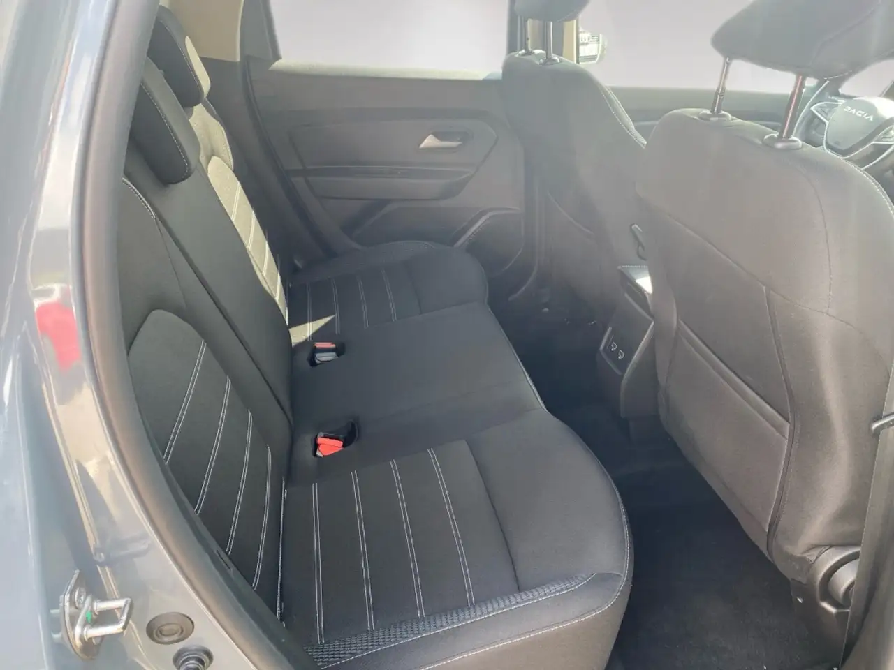 Dacia Duster 1.3 TCe Journey Go EDC 4x2 110kW — Vehicle gallery 6