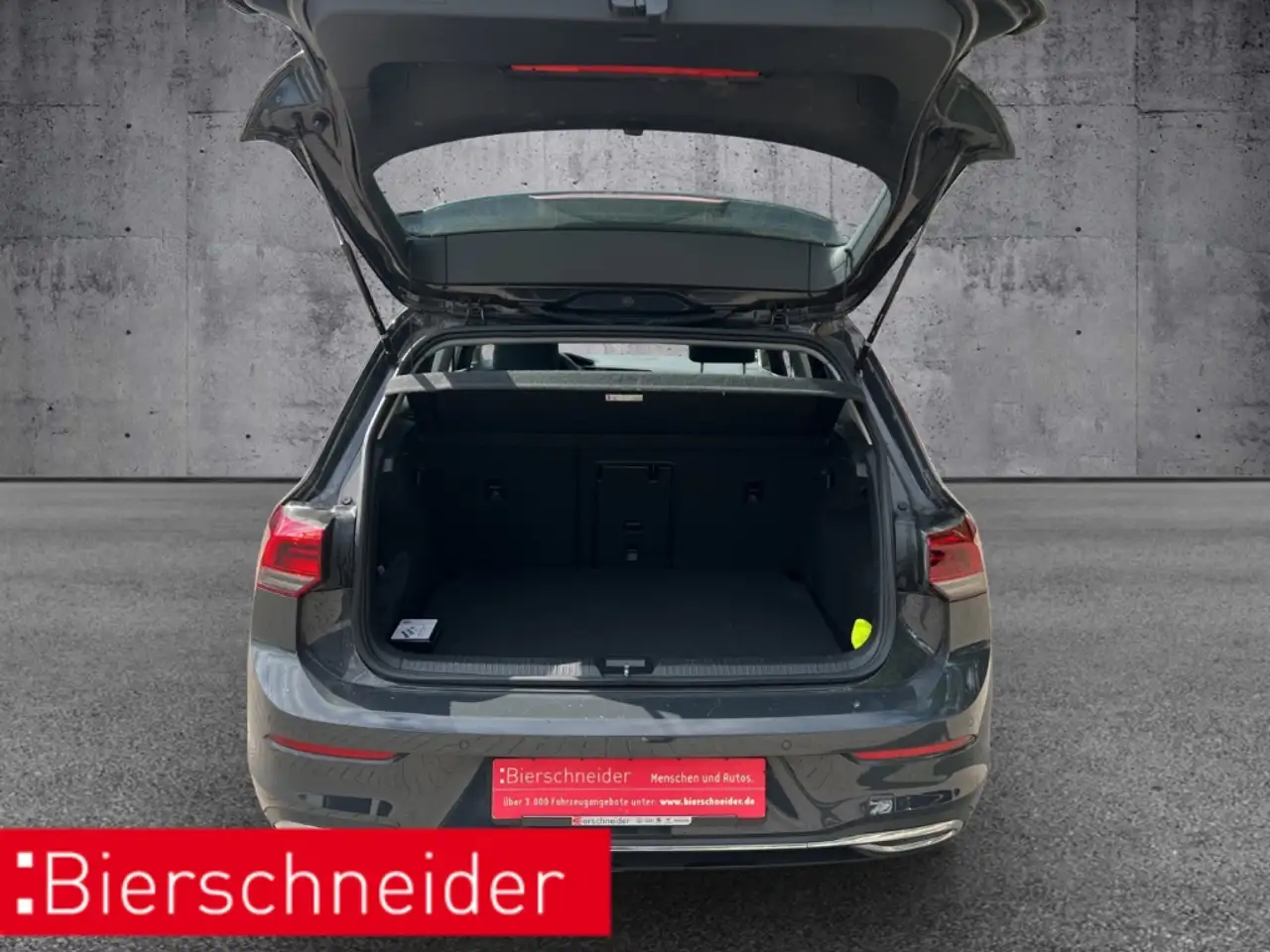 Volkswagen Golf 8 1.5 eTSI DSG Style ACC SHZ 17 — Vehicle gallery 12