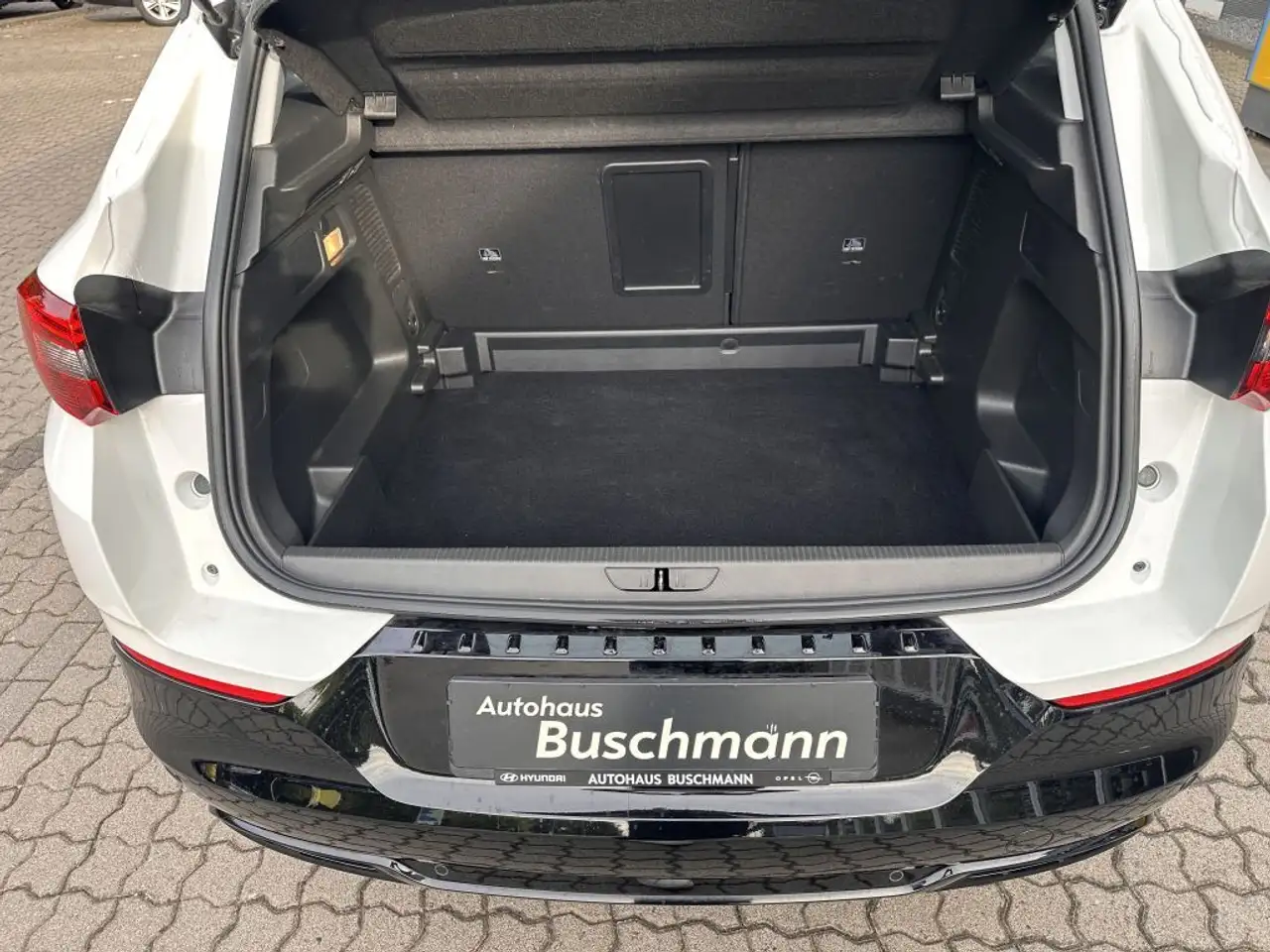 Opel Grandland X Grandland 1.2 DI Automatik GS +ALLWETTER+ — معرض صور السيارة 7