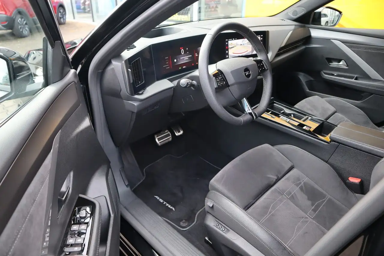 Opel Astra Sports Tourer 1.2T DCT6 48V GS Matrix — Galería del vehículo 9