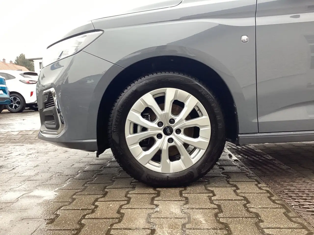 Ford Tourneo Connect Titanium*L1* — معرض صور السيارة 6