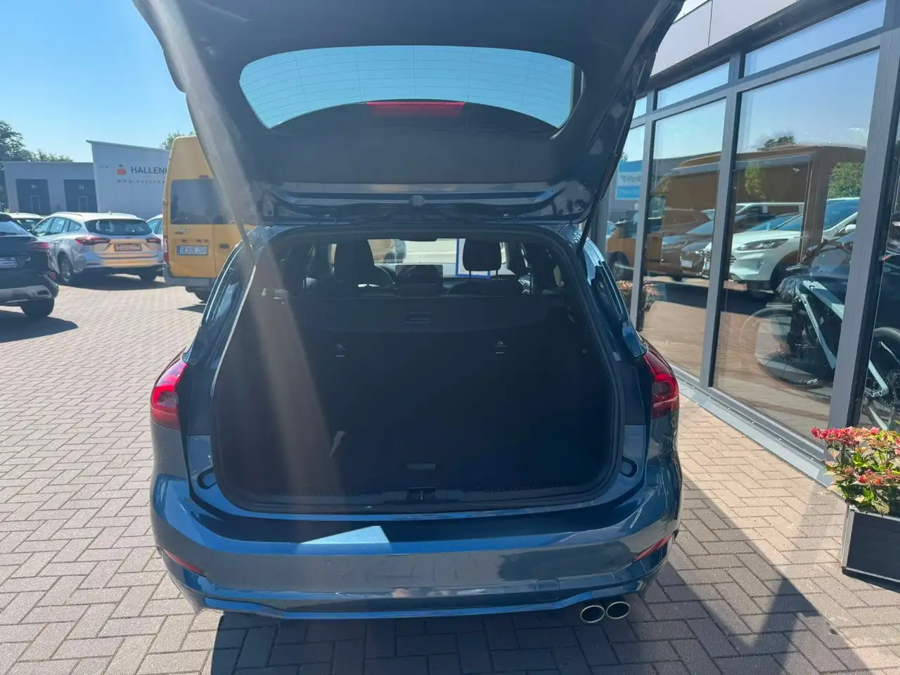 Ford Focus Turnier ST-Line AUTOMATIK*PANO*AHK*LED — معرض صور السيارة 21