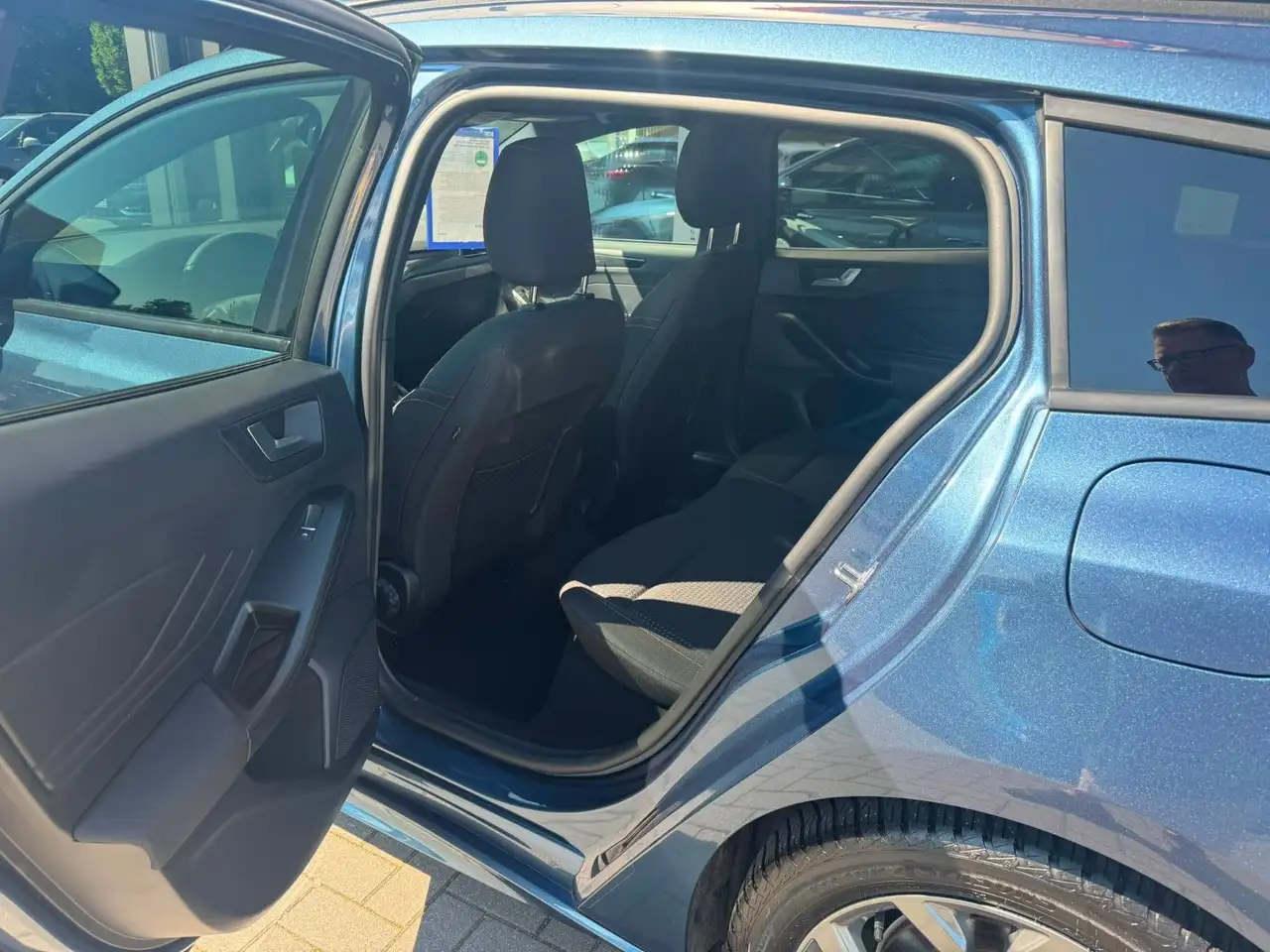 Ford Focus Turnier ST-Line AUTOMATIK*PANO*AHK*LED — معرض صور السيارة 18