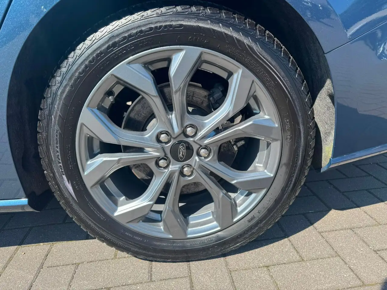 Ford Focus Turnier ST-Line AUTOMATIK*PANO*AHK*LED — معرض صور السيارة 22