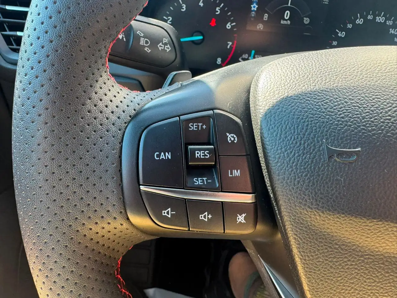 Ford Focus Turnier ST-Line AUTOMATIK*PANO*AHK*LED — معرض صور السيارة 12