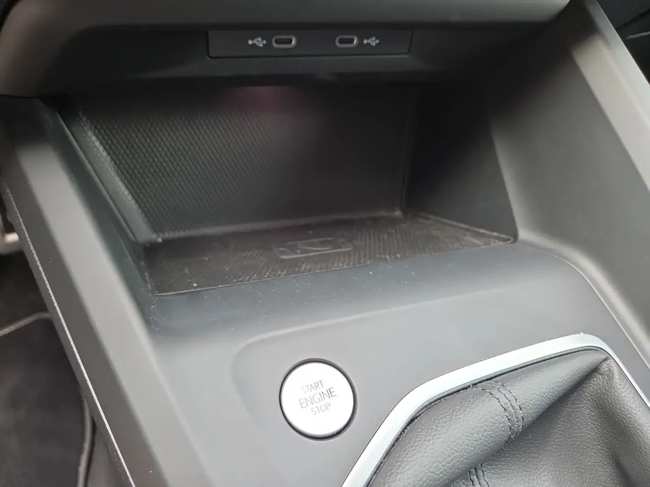 Volkswagen Golf VIII MOVE TSI LED+SITZHZG+NAVI-APP+DAB+2xPDC+16 AL — Galería del vehículo 17